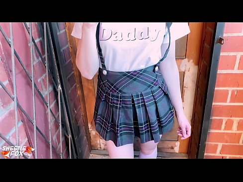 ❤️ Schoolgirl Sucks a dick gu domhainn agus fucks an àite clasaichean. ❤️ Super porn leinn ❌